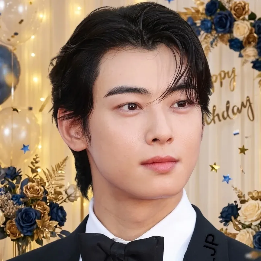 Recent activity shot of Eunwoo (ASTRO)