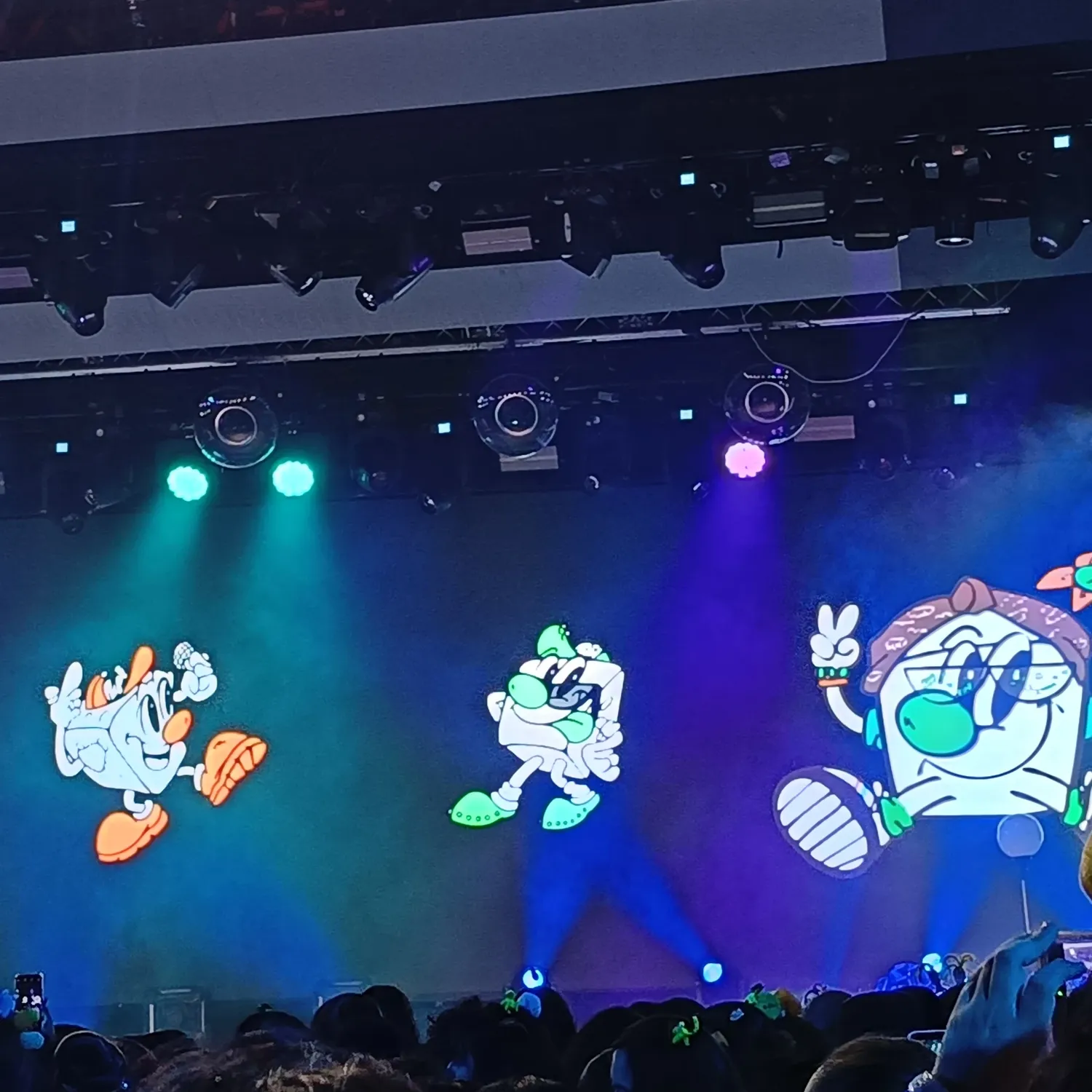 아스트로의 비하인드 컷