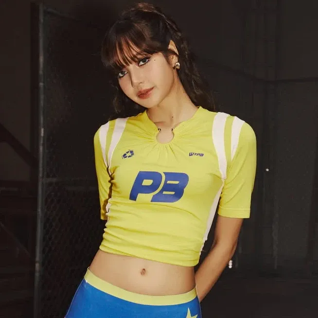 Foto aktivitas terbaru Lisa (BLACKPINK)