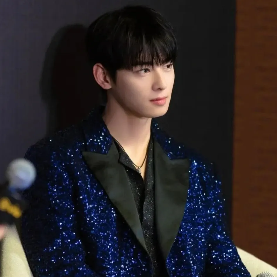 Recent activity shot of Eunwoo (ASTRO)