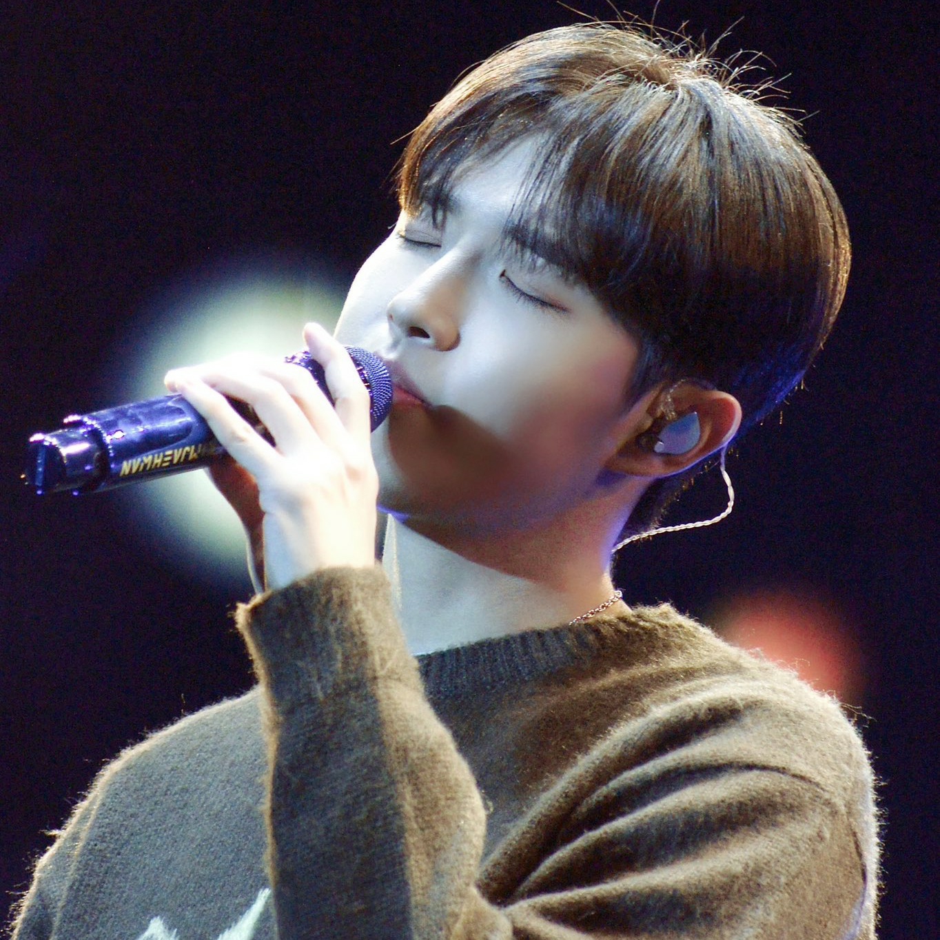 Behind-the-scenes cut of Kim Jaehwan