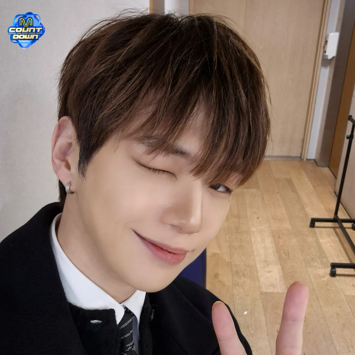 강다니엘의 비하인드 컷