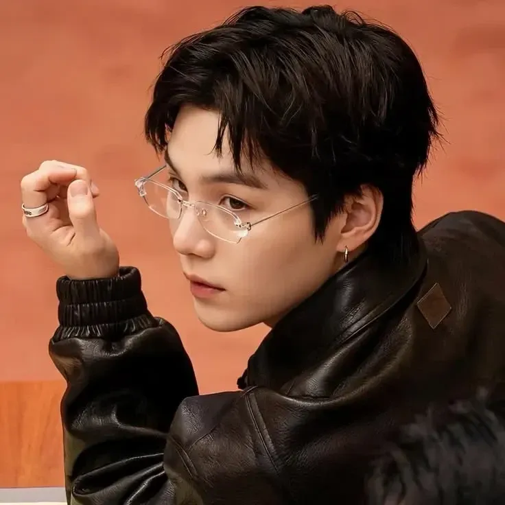 Potret di balik layar SUGA (BTS)