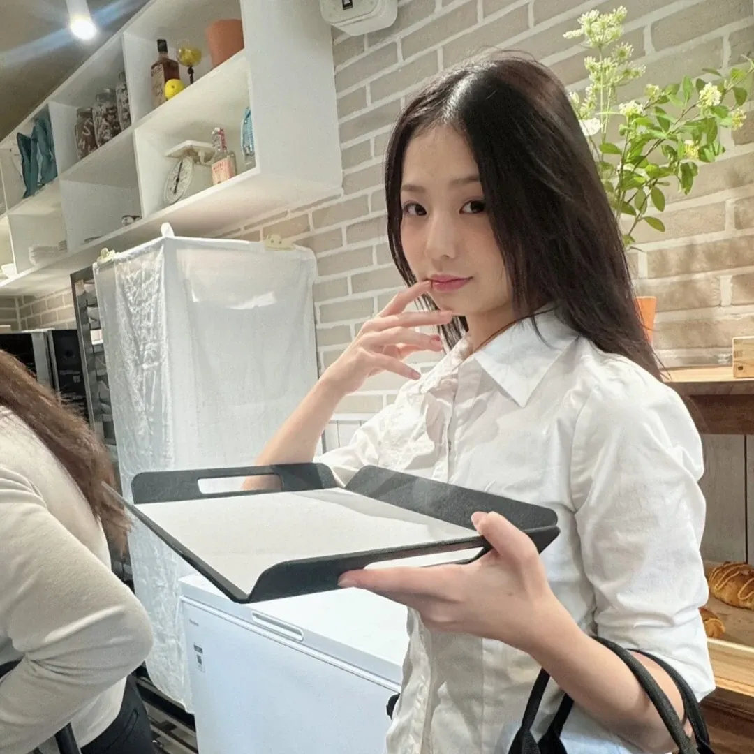 Latest photo of Seowon (UNIS)