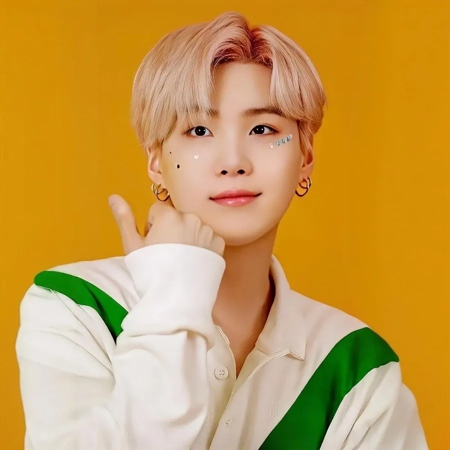 Foto terbaru SUGA (BTS)