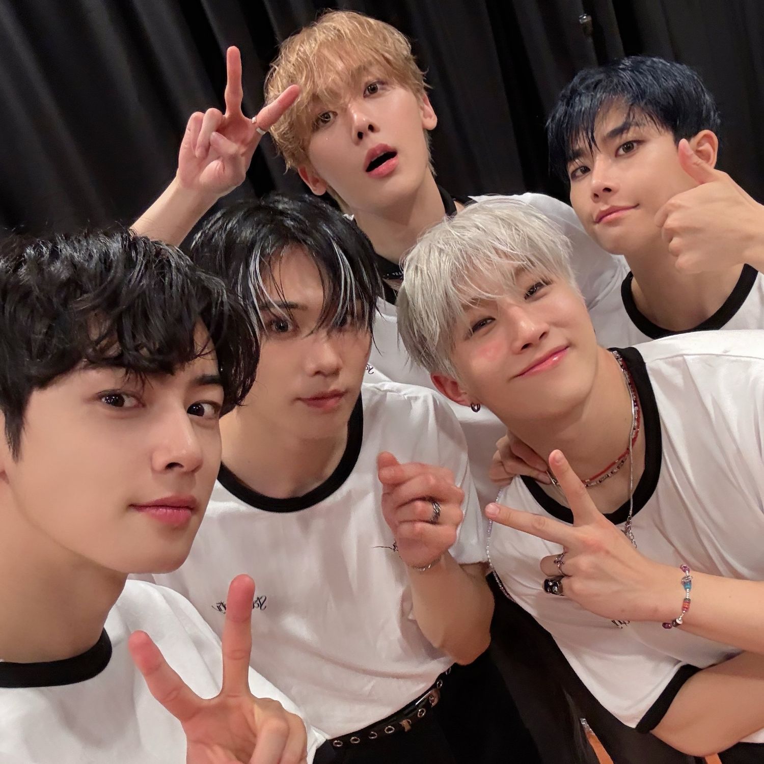 Foto aktivitas terbaru ASTRO