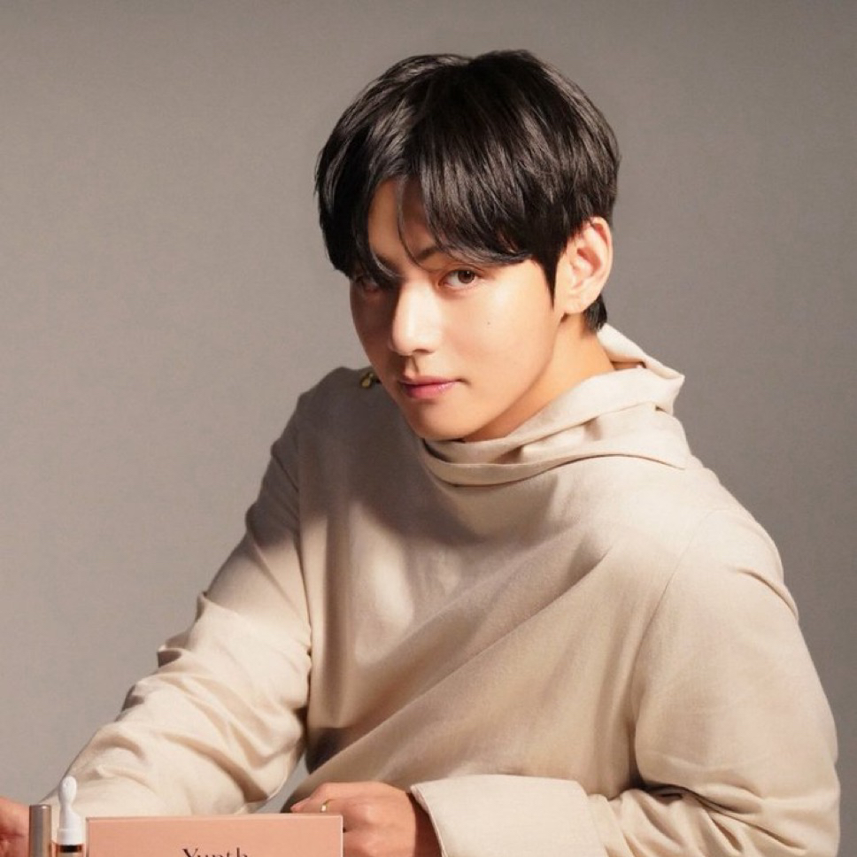 뷔 (방탄소년단) 최근 활동샷