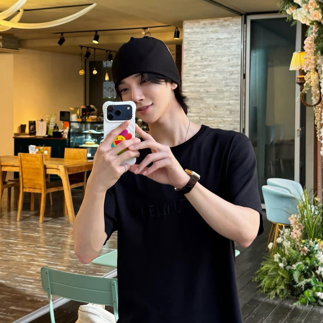 Behind-the-scenes cut of Joshua (SEVENTEEN)
