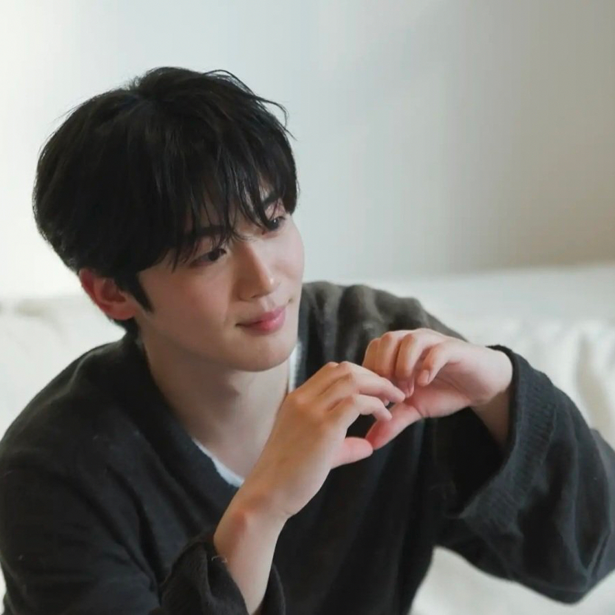 A moment captured by Kim Yohan (WEi)'s fan