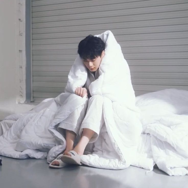 Behind-the-scenes cut of Moonbin (ASTRO)