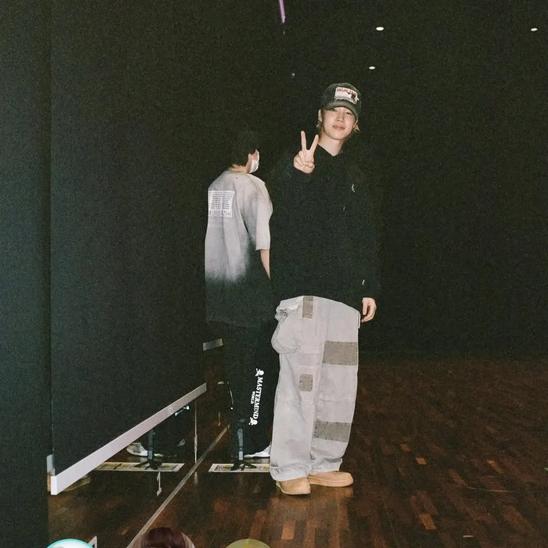 Foto aktivitas terbaru Jimin (BTS)