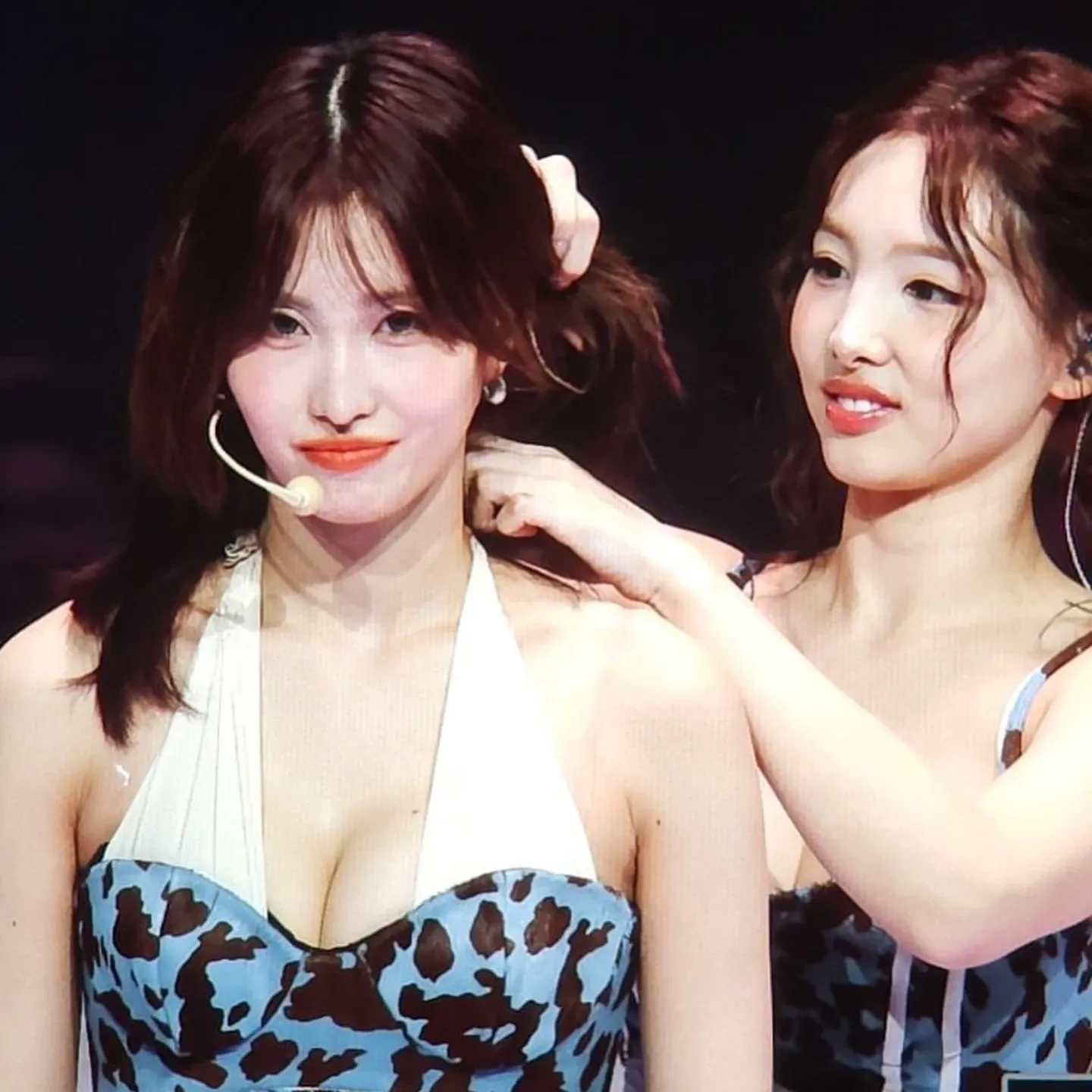 모모 (TWICE)의 비하인드 컷