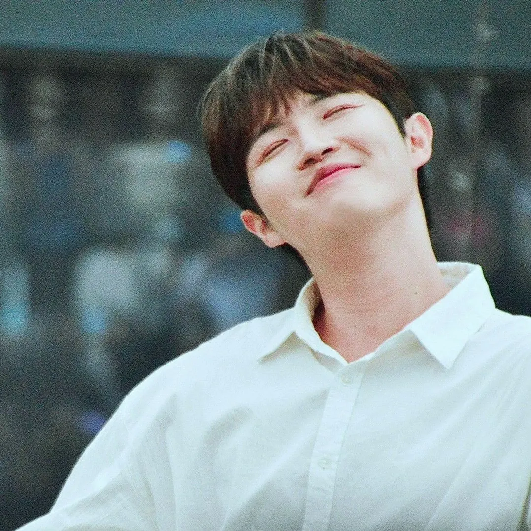 Behind-the-scenes cut of Kim Jaehwan