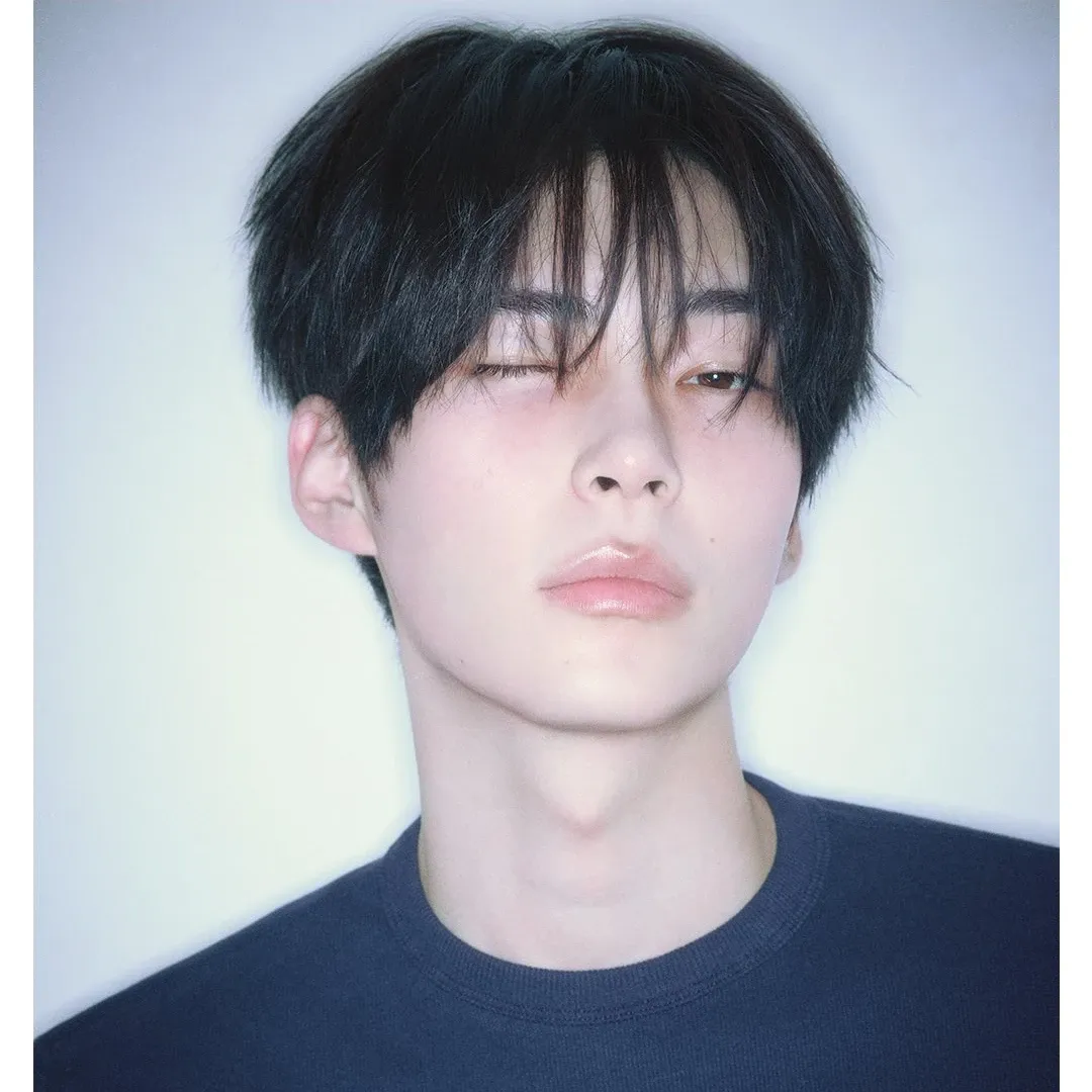A moment captured by Sung Hanbin (ZEROBASEONE)'s fan
