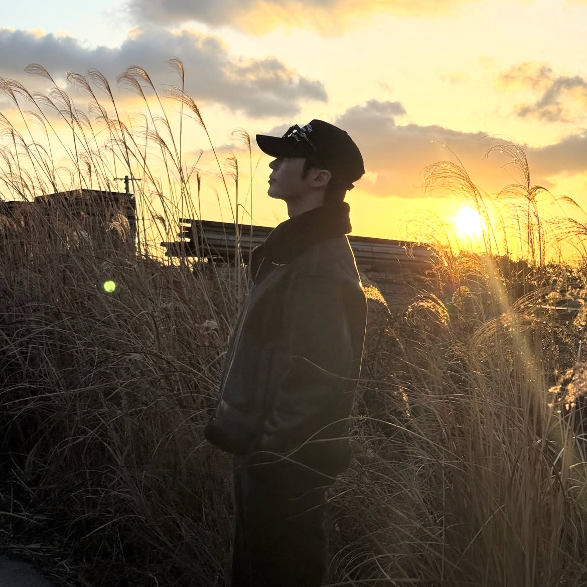 Behind-the-scenes cut of Sung Hanbin (ZEROBASEONE)