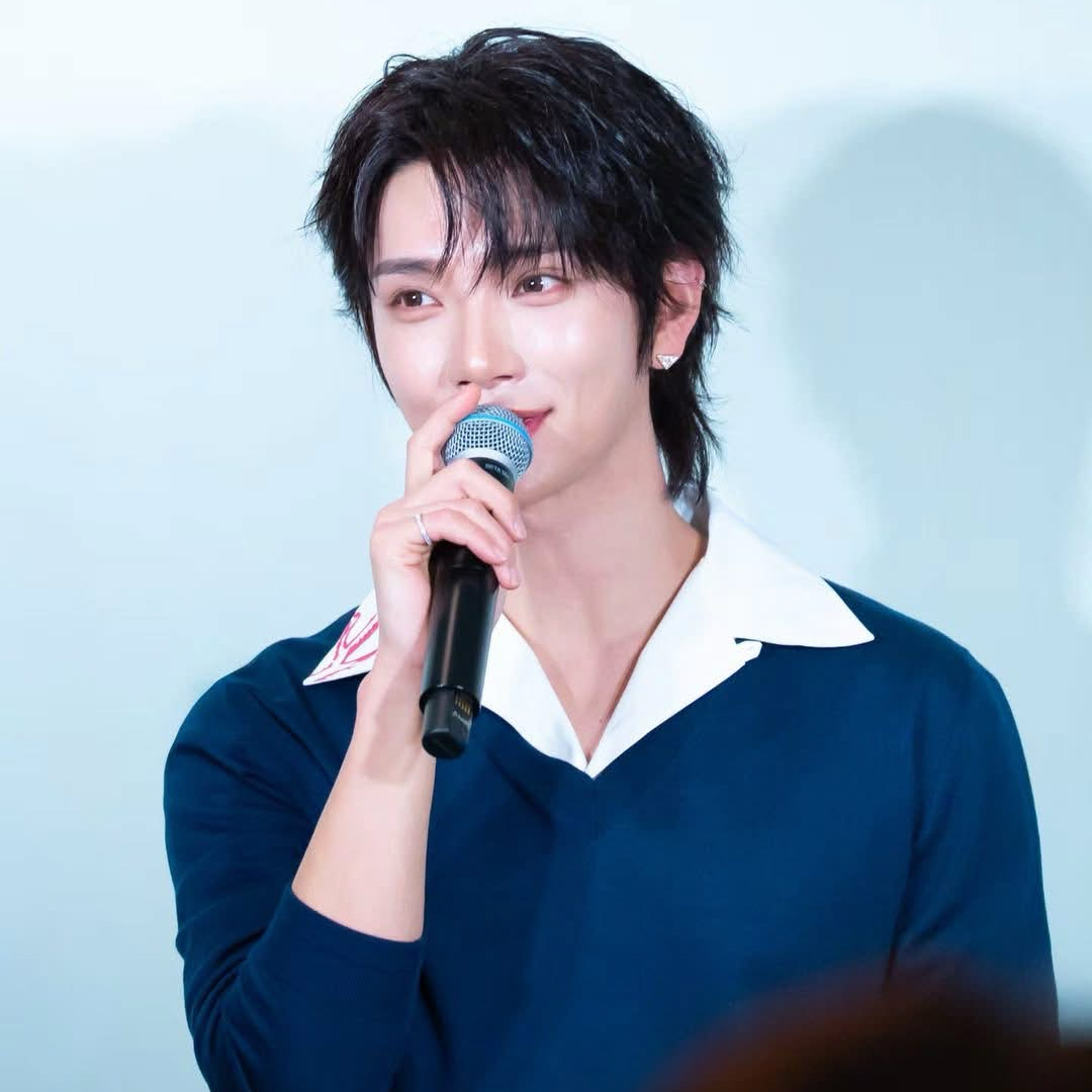 A moment captured by Joshua (SEVENTEEN)'s fan