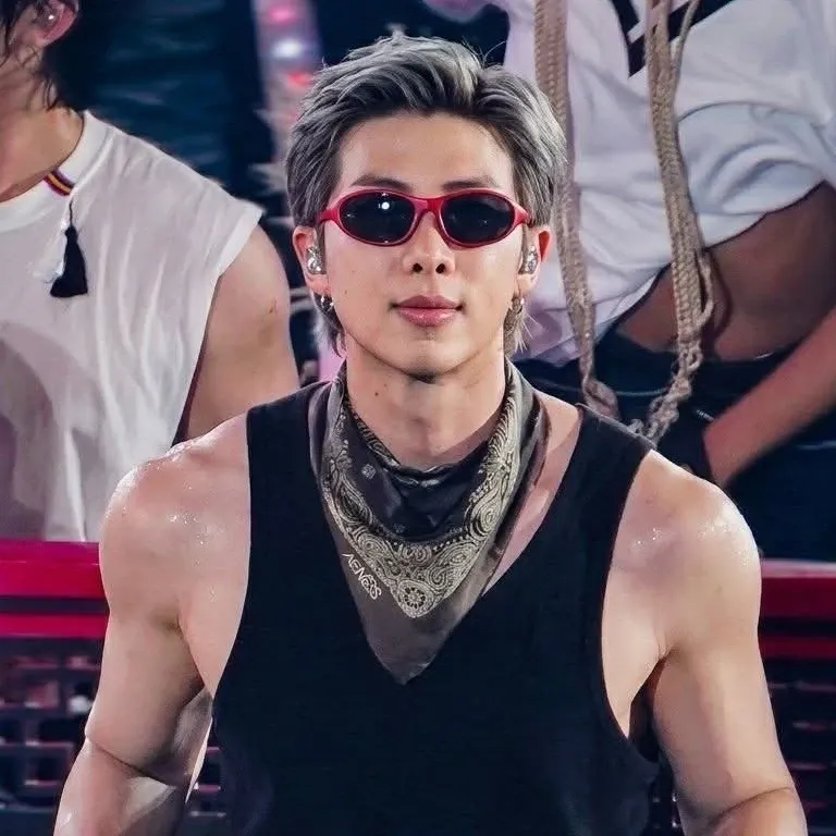 Behind-the-scenes cut of RM (BTS)