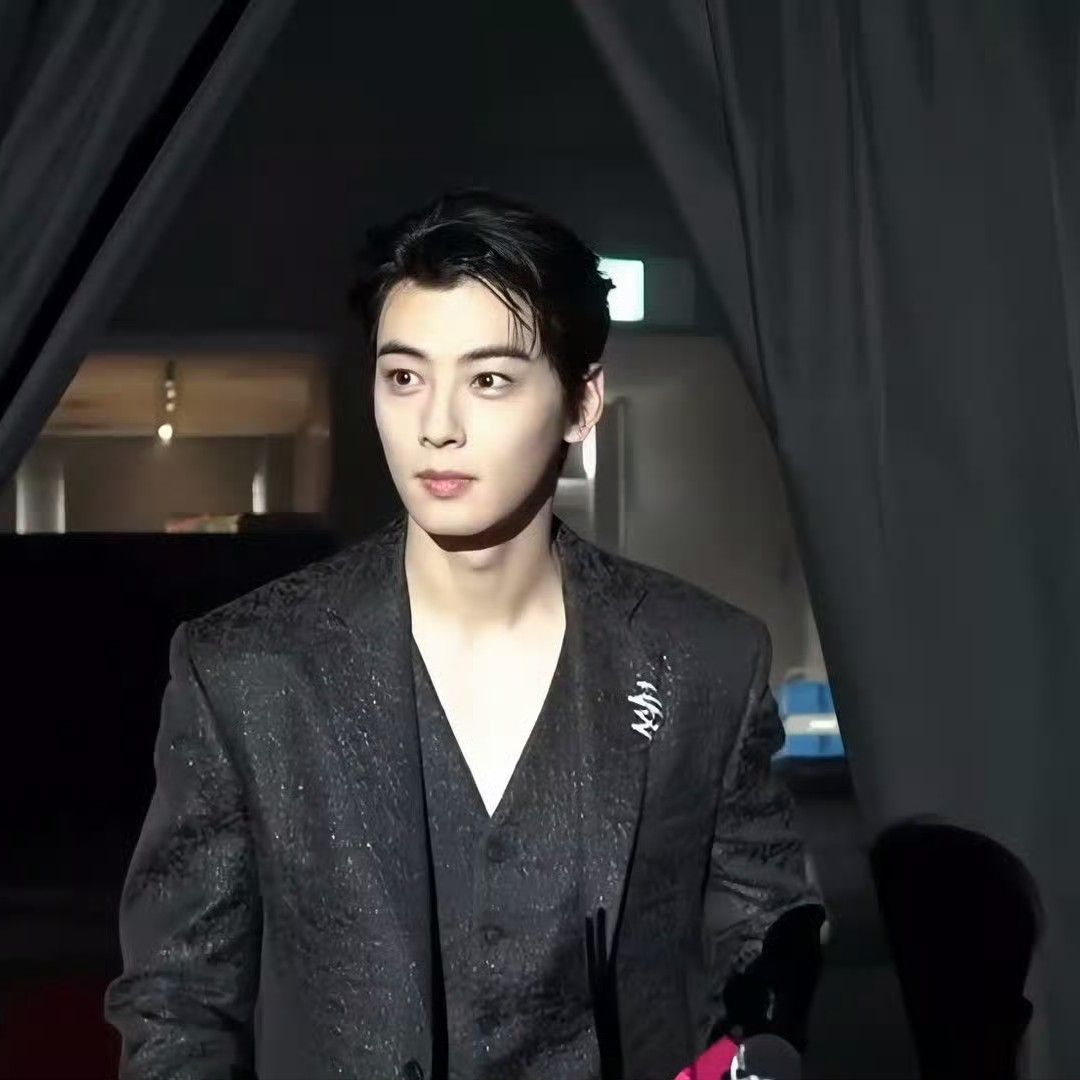 Latest photo of Eunwoo (ASTRO)