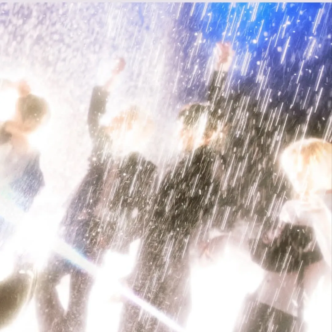 Behind-the-scenes cut of SHINee