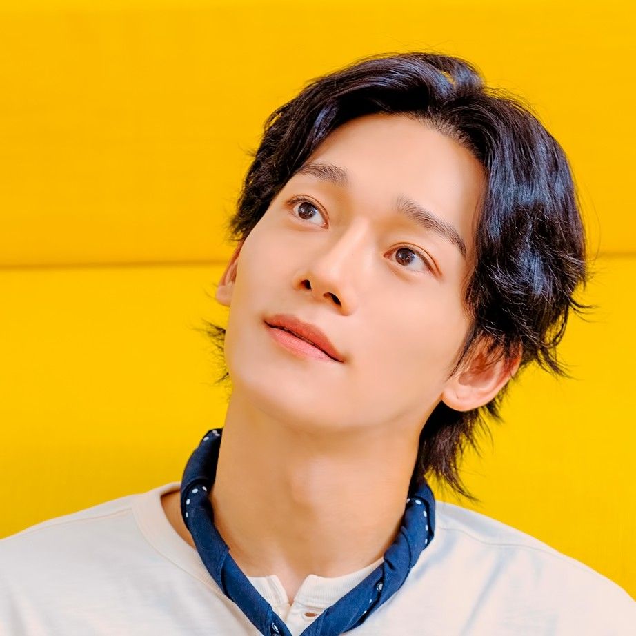 Behind-the-scenes cut of Chen (EXO)