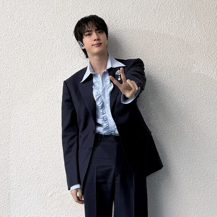 Behind-the-scenes cut of Jin (BTS)