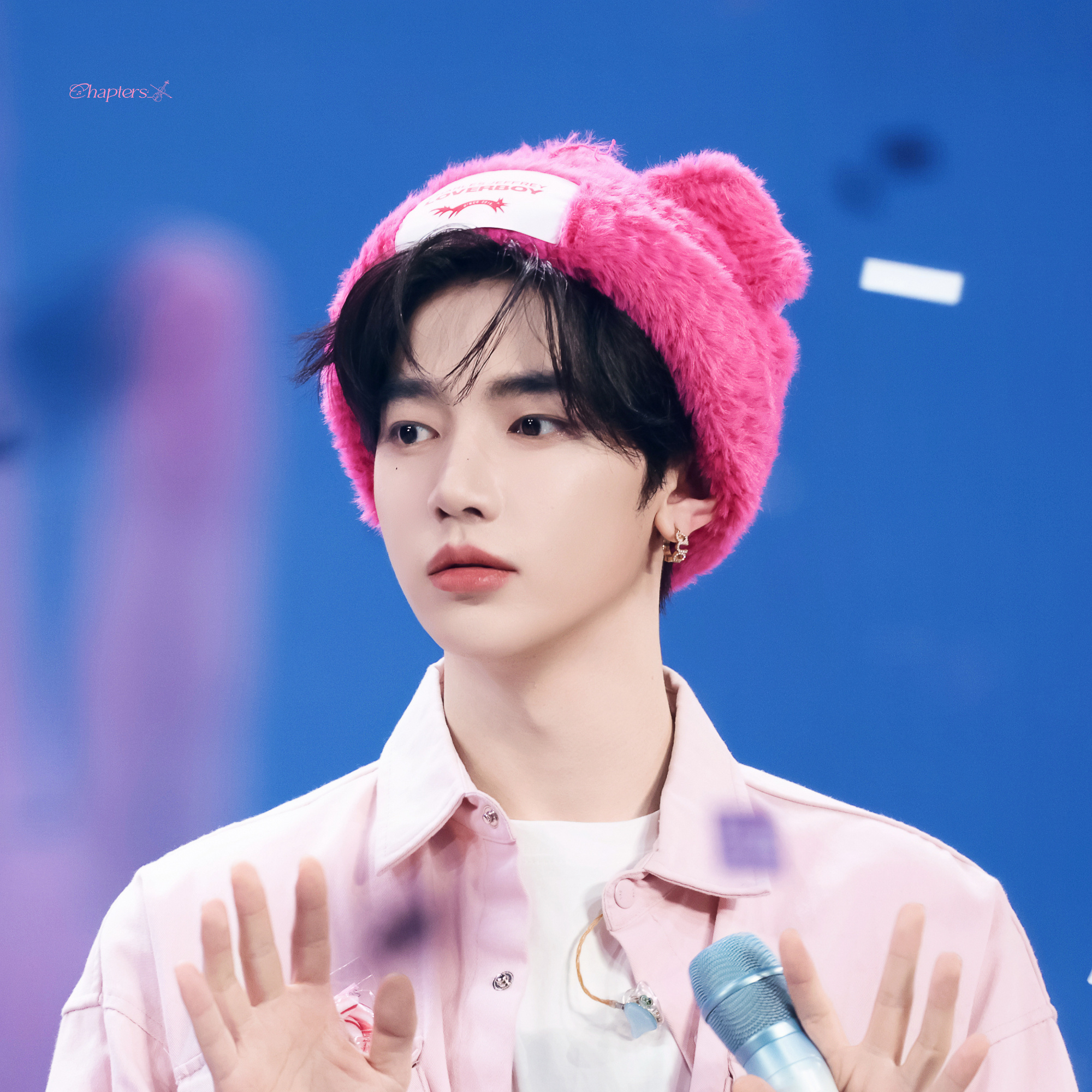 A moment captured by Zhang Hao's fan