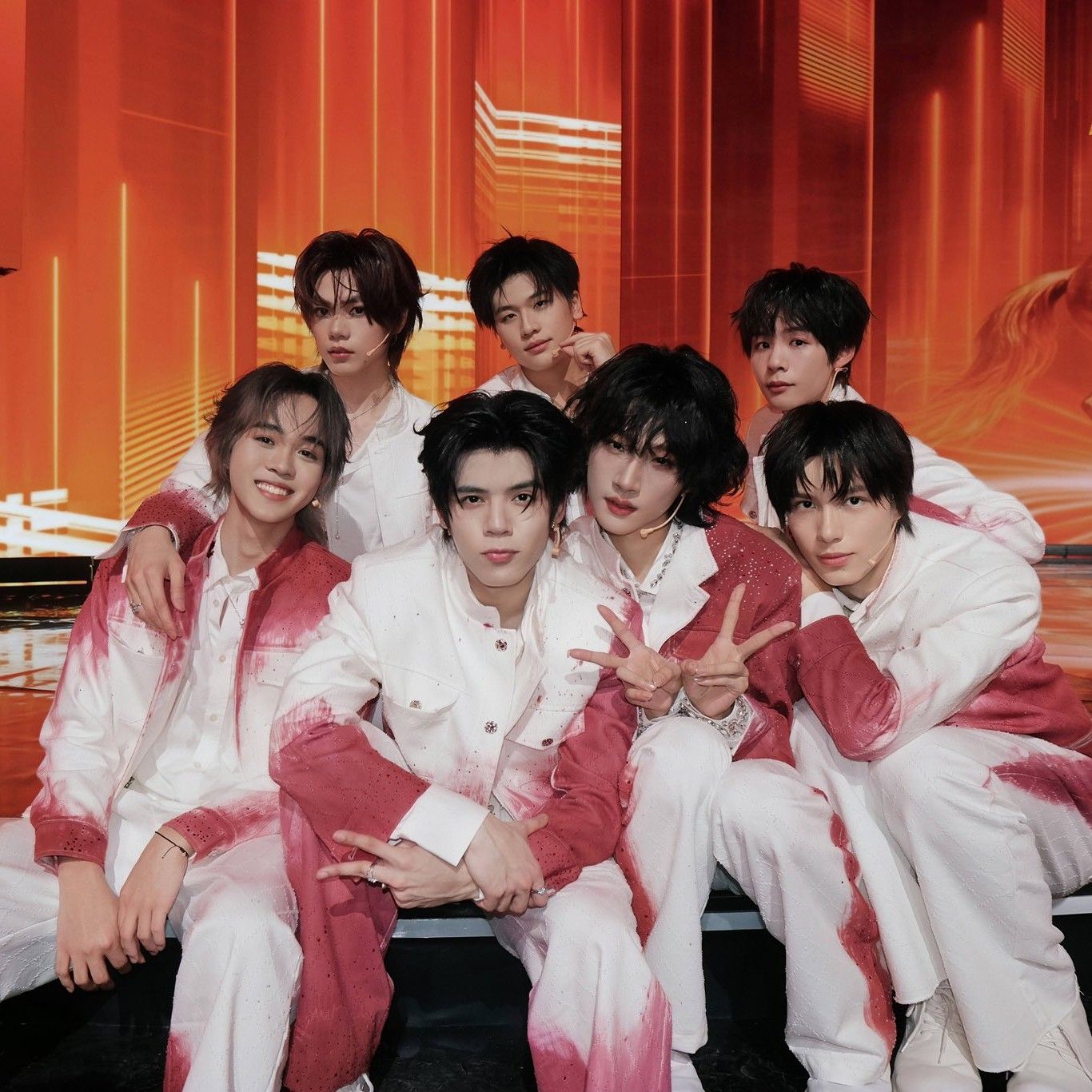 Behind-the-scenes cut of NexT1DE