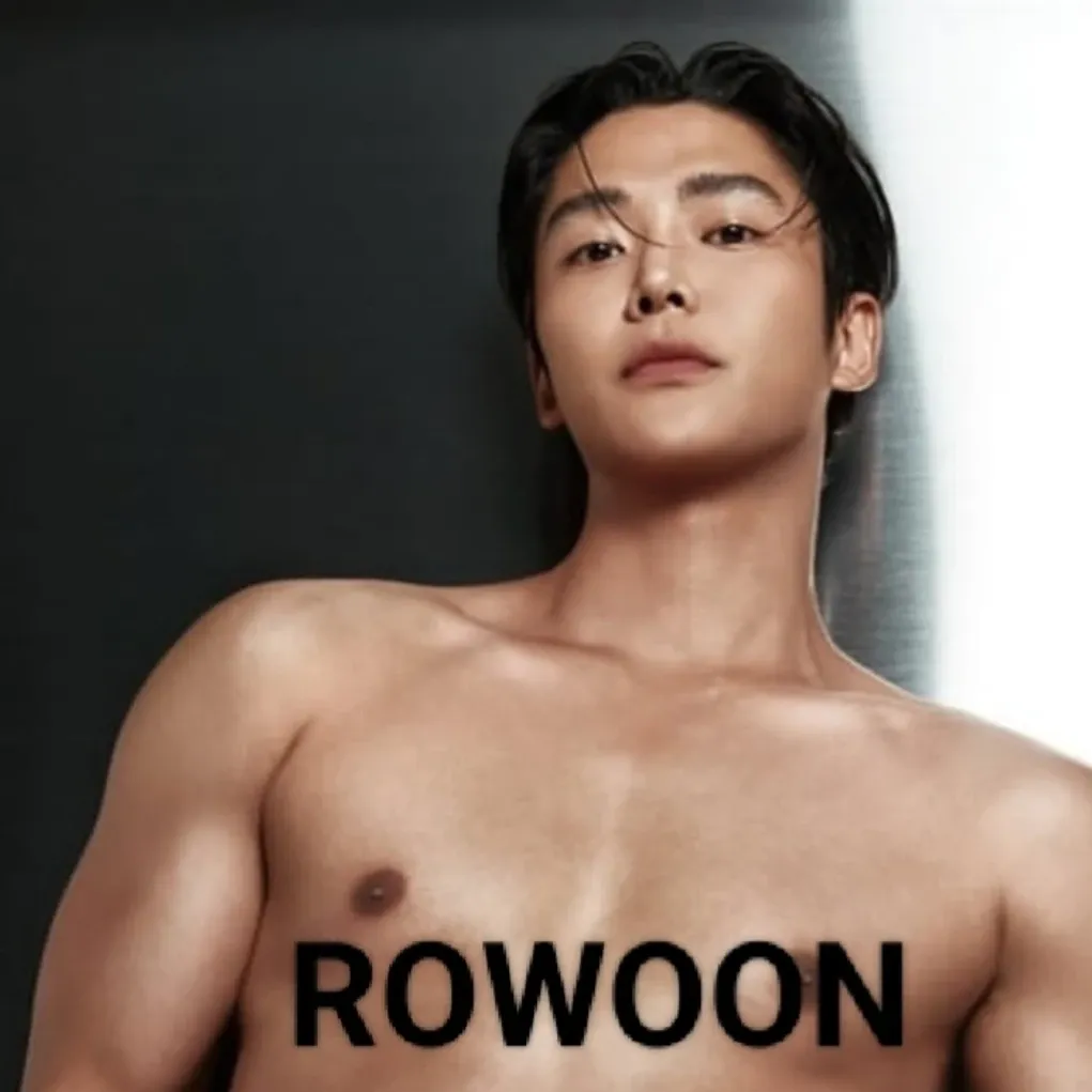 A moment captured by Rowoon's fan