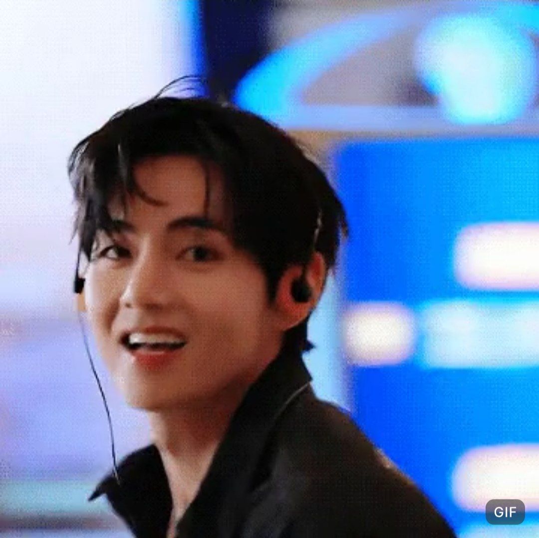 Latest photo of V (BTS)