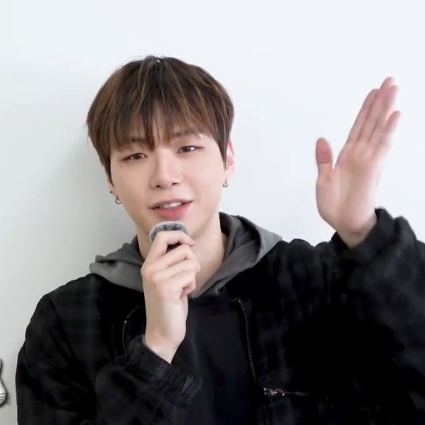 강다니엘 최근 활동샷