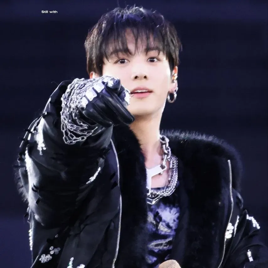 A moment captured by Jungkook (BTS)'s fan