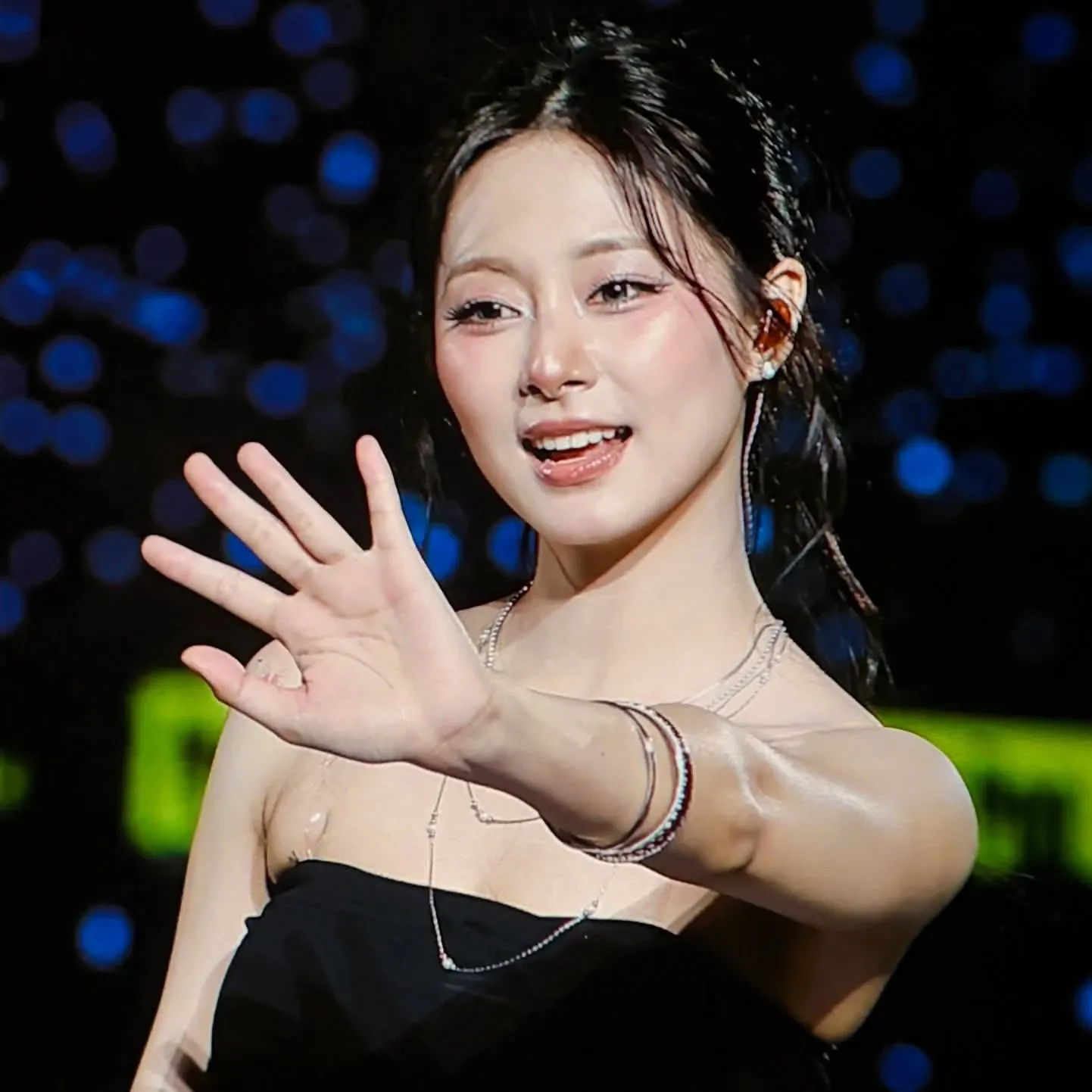 Potret di balik layar Tzuyu (TWICE)