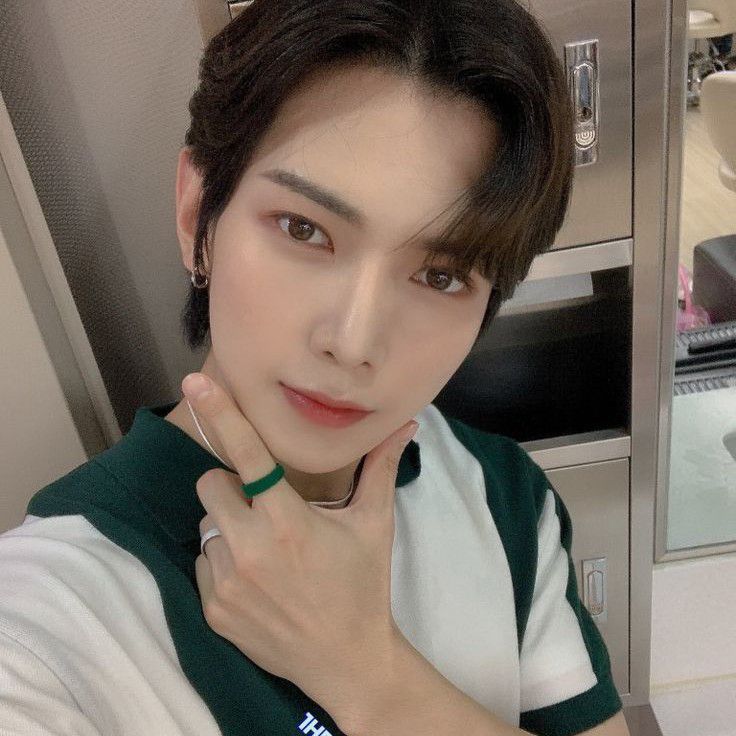 에이티즈의 비하인드 컷