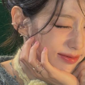 A moment captured by Jeong Yein (Lovelyz)'s fan