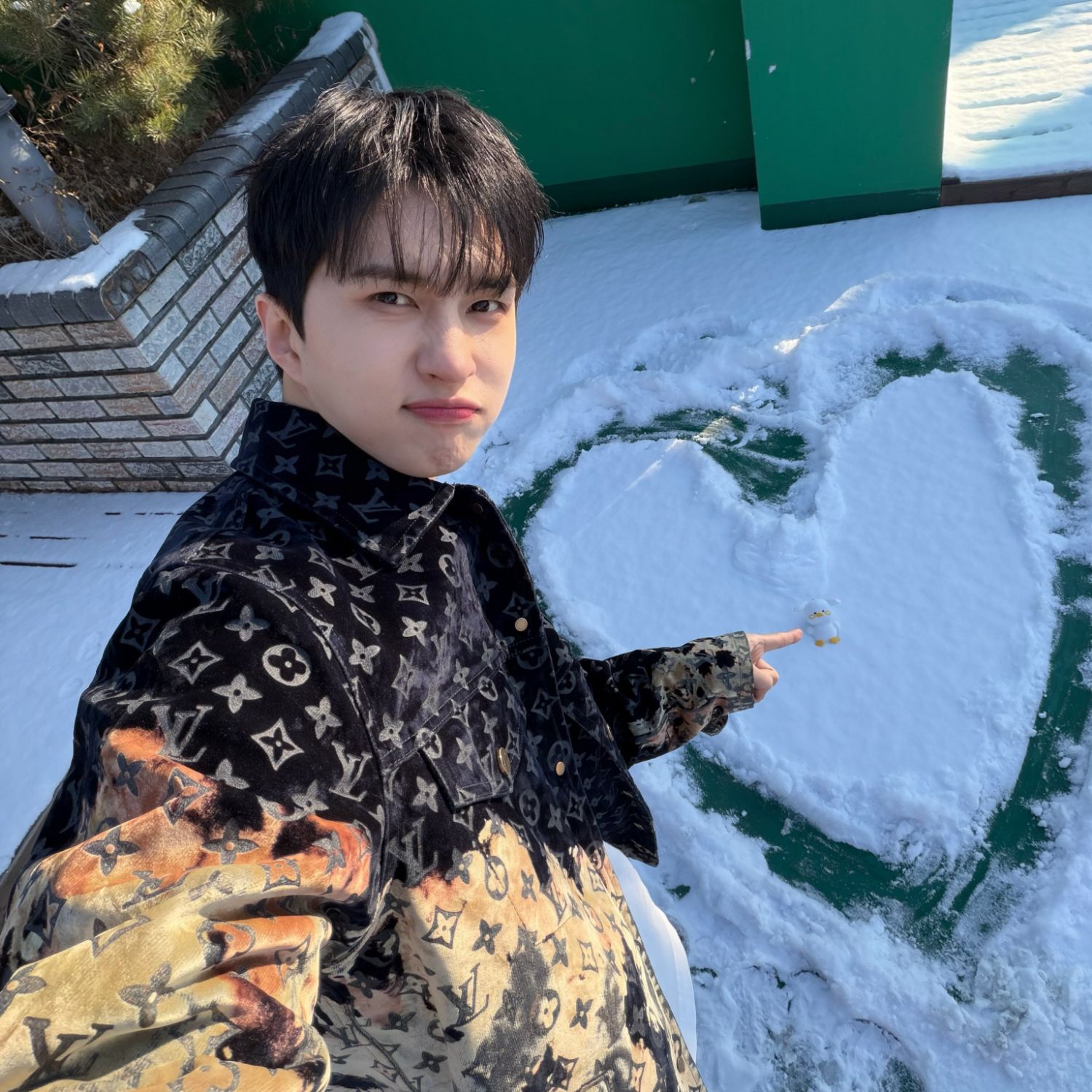 Behind-the-scenes cut of VIXX