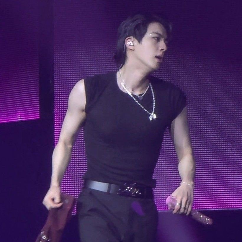 Momen yang diabadikan oleh penggemar Jin (BTS)