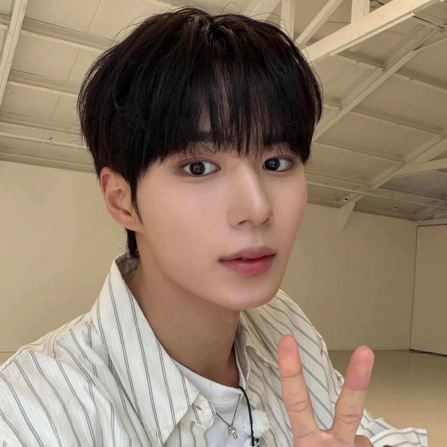 Behind-the-scenes cut of Kim Junseo (ALPHA DRIVE ONE)