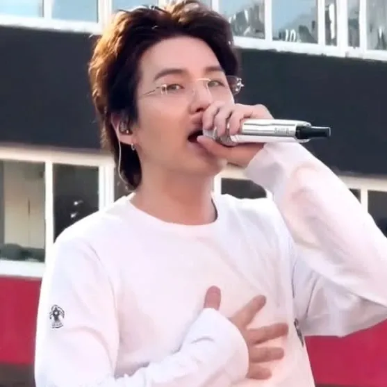 Behind-the-scenes cut of SUGA (BTS)