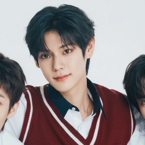 Behind-the-scenes cut of Nicholas (SMTR25)