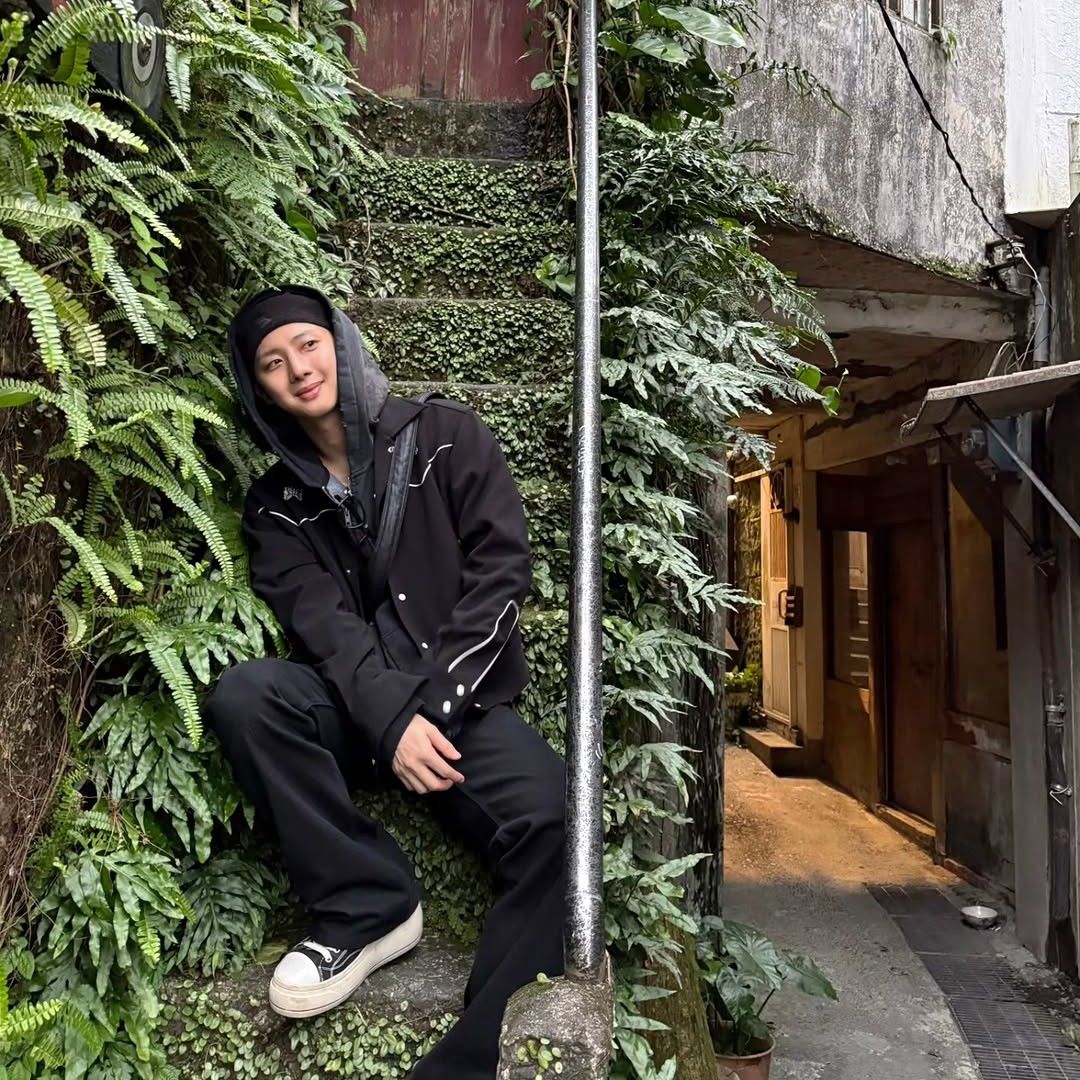 A moment captured by Hui (PENTAGON)'s fan