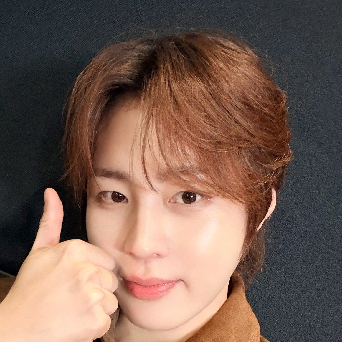A moment captured by Ha Sungwoon's fan