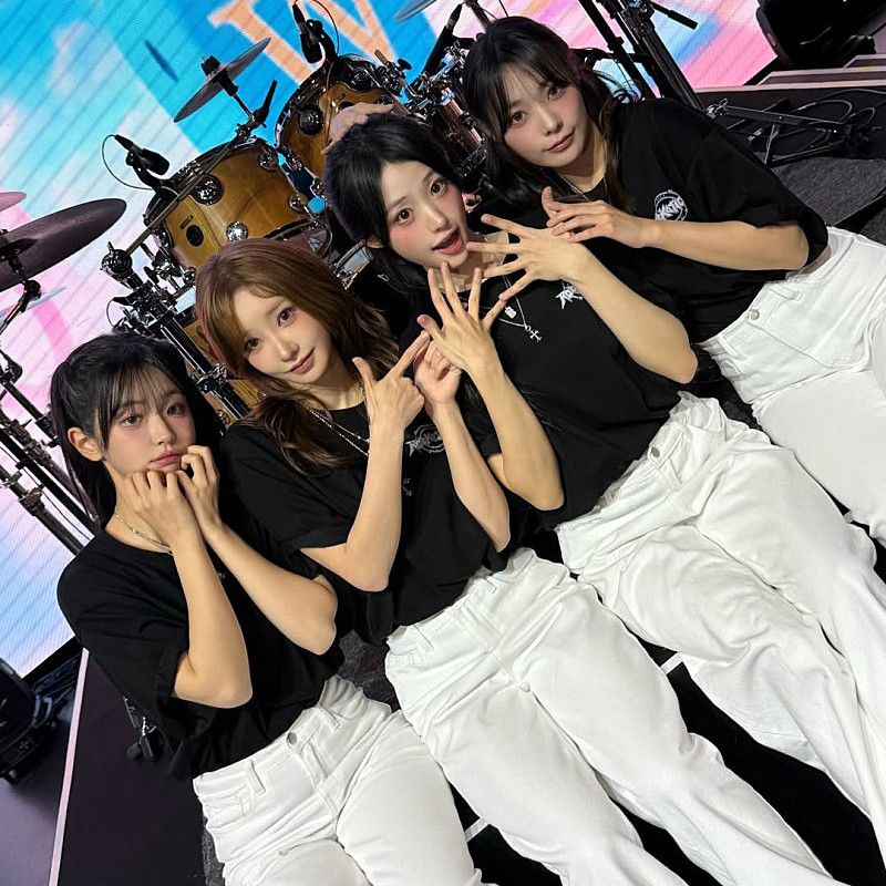 A moment captured by QWER's fan