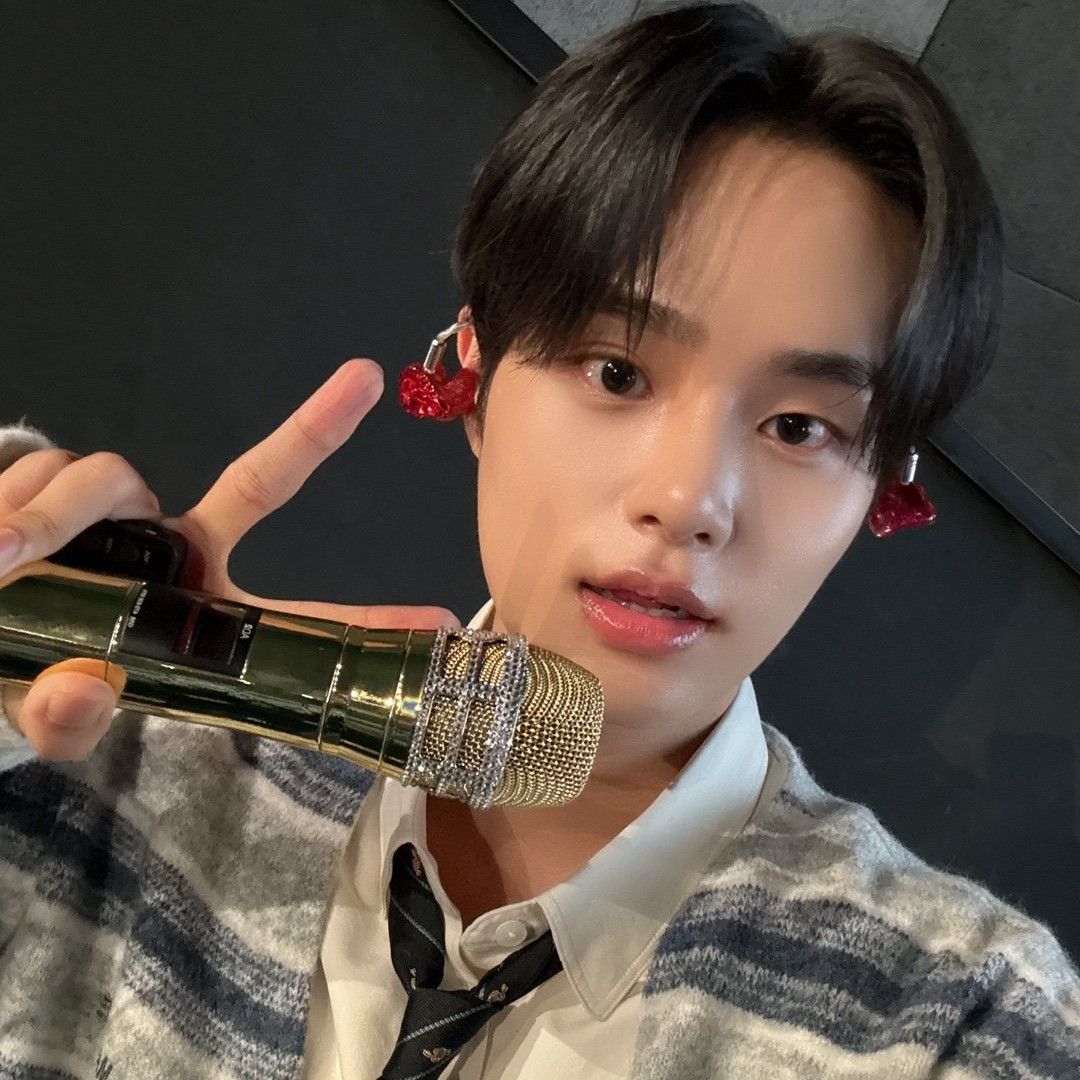 이대휘 (AB6IX)의 최신 사진
