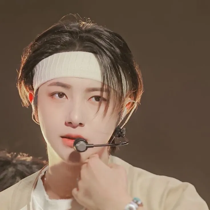 ロンジュン (NCT DREAM)の最新写真