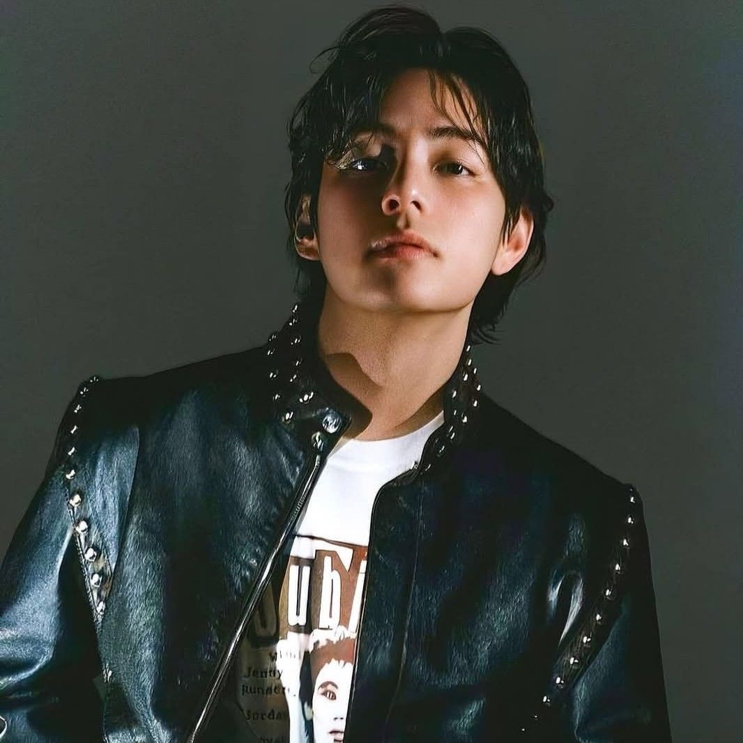 Latest photo of V (BTS)