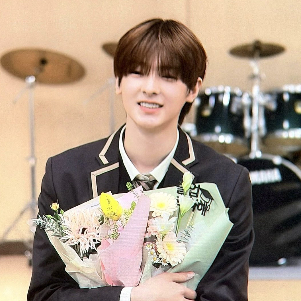 Behind-the-scenes cut of Kang Woojin