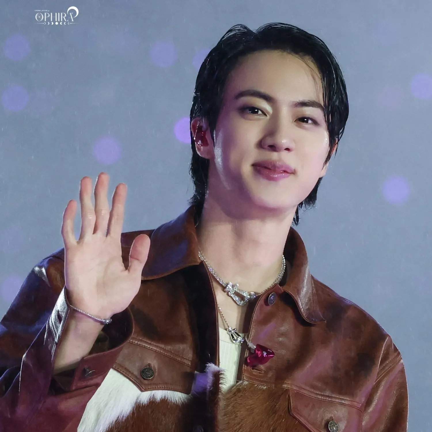 Foto aktivitas terbaru Jin (BTS)