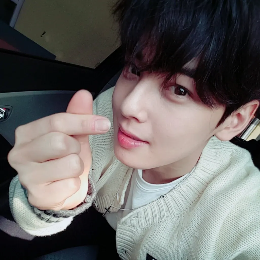 A moment captured by Eunwoo (ASTRO)'s fan