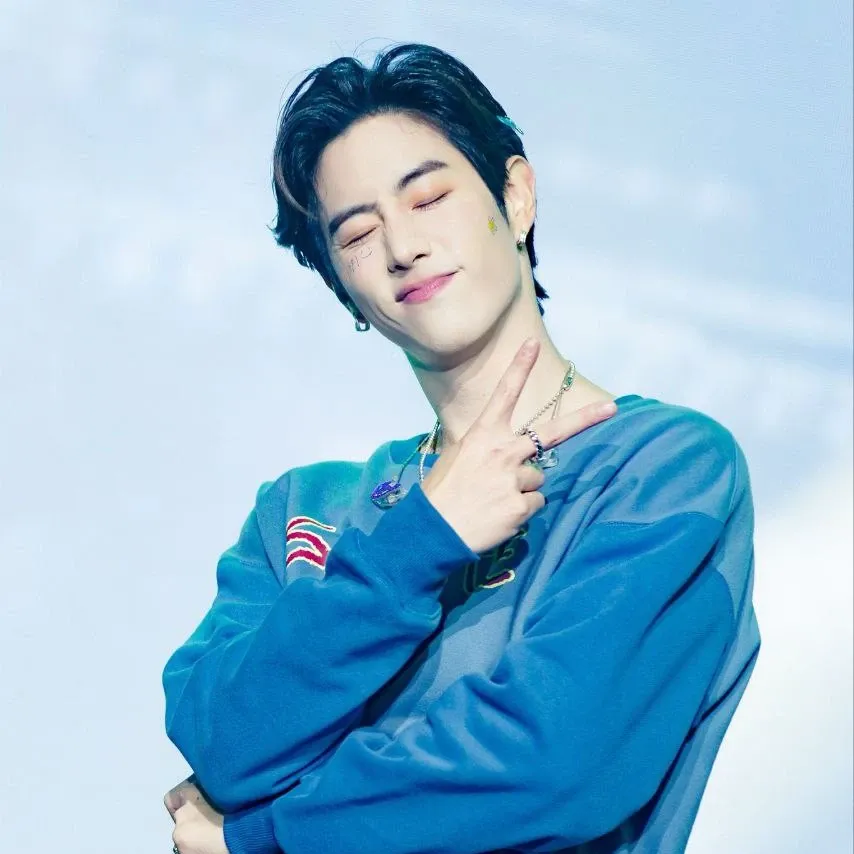 Behind-the-scenes cut of Mark (GOT7)