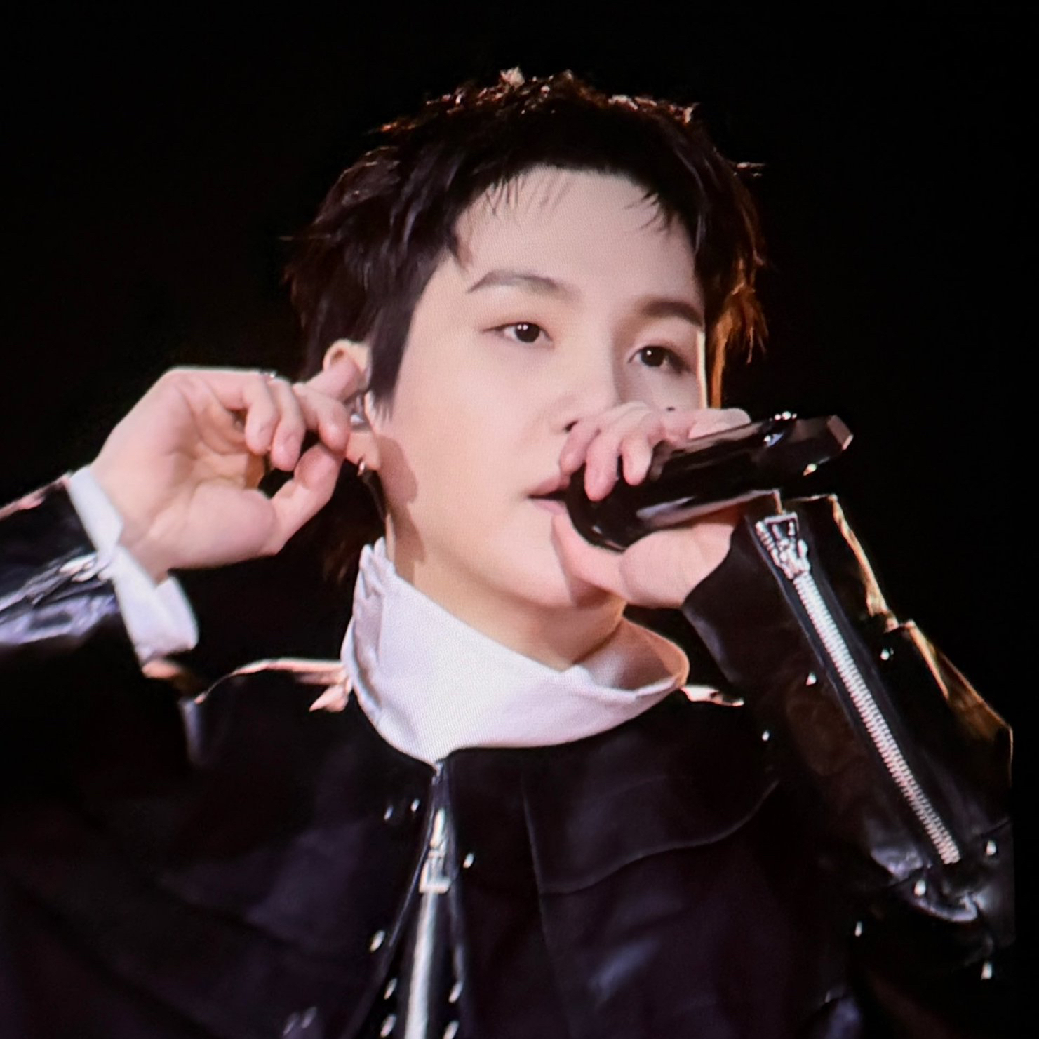 Foto aktivitas terbaru SUGA (BTS)